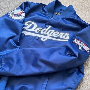 Los Angeles Dodgers MLB Satin Bomber Jacket Size Large NWOT